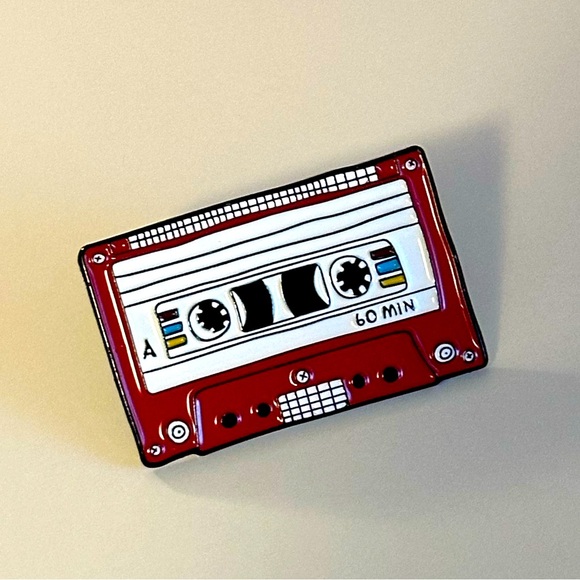 Cassette Tape Pins 4pcs - Picture 3 of 6